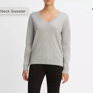 Vince Weekend V-Neck Cashmere Sweater - size L